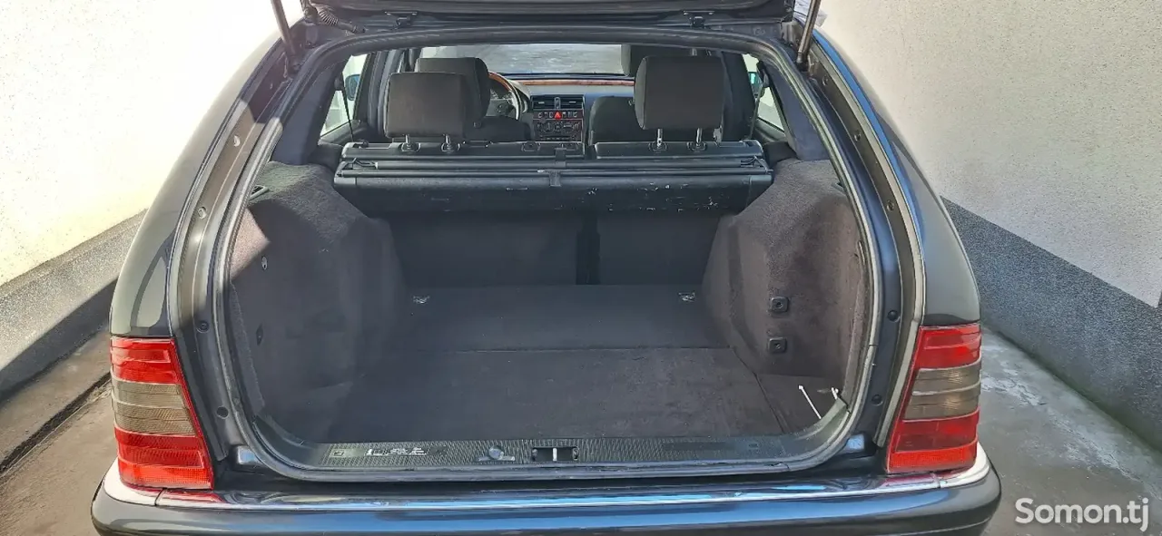 Mercedes-Benz C class 1999 · 2.4 AT