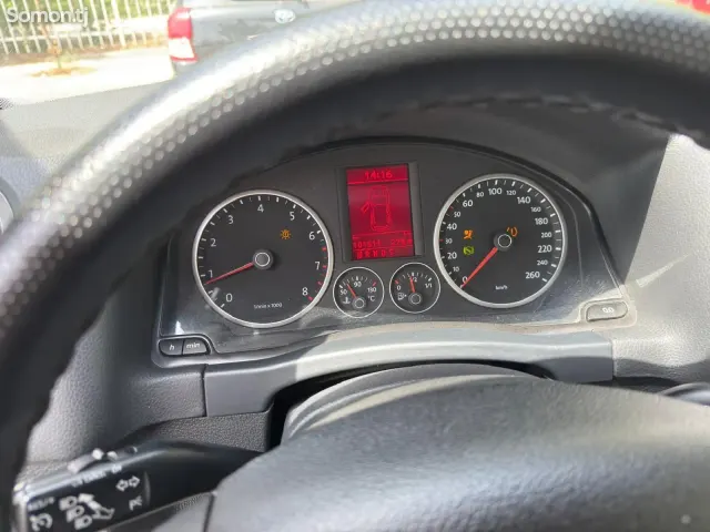 Volkswagen Tiguan 2009 · 2.0 AT