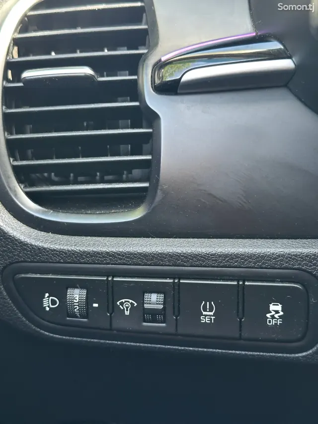 Kia Rio 2018 · 1.6 AT