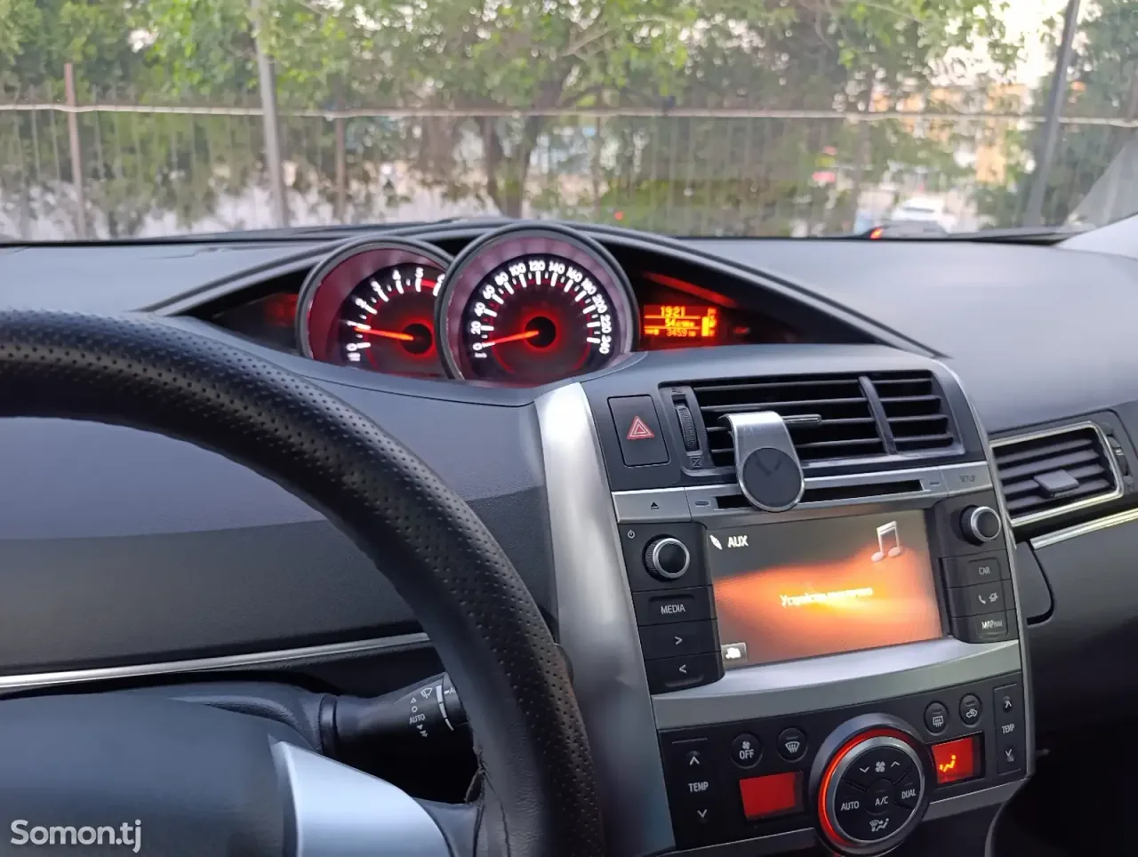 Toyota Verso 2014 · 1.6 MT