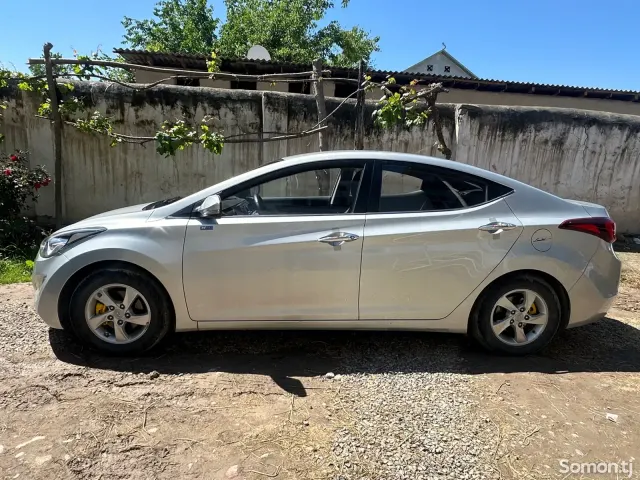 Hyundai Avante 2014 · 1.6 AT