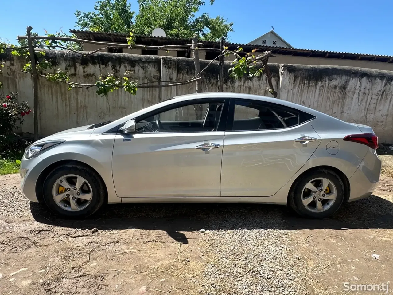 Hyundai Avante 2014 · 1.6 AT