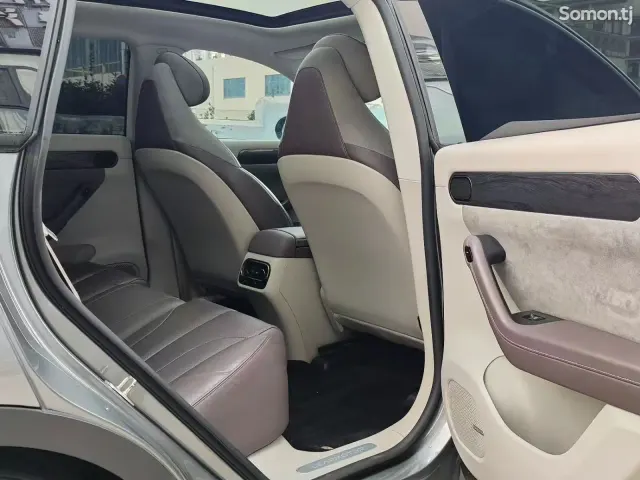 Leapmotor C11 2025 · AT
