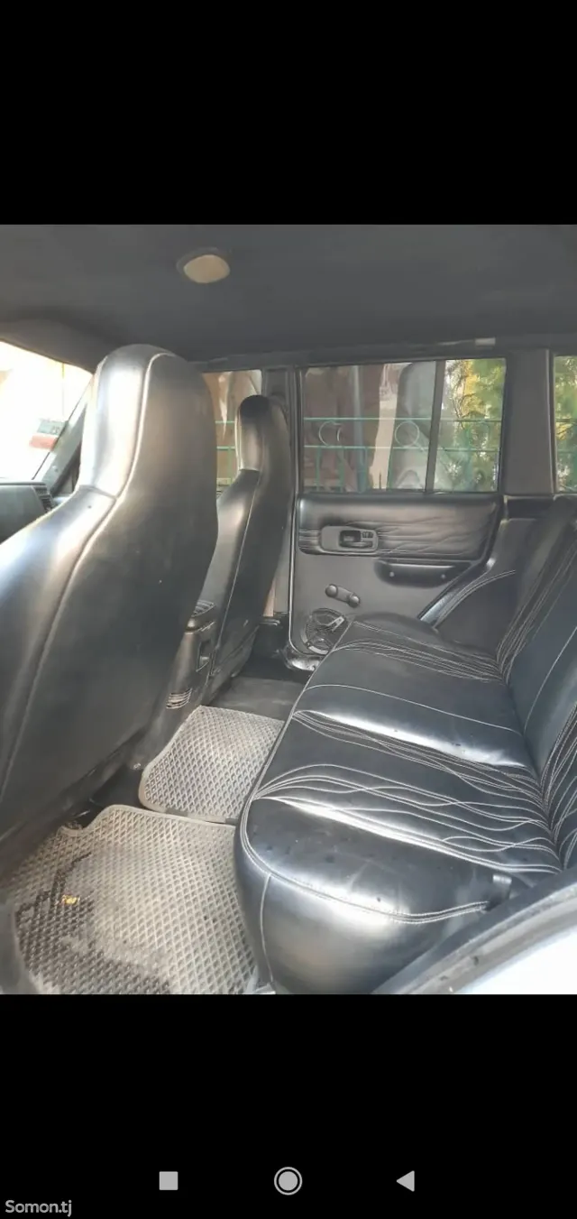 Jeep Grand Cherokee 1999 · 3.5 AT