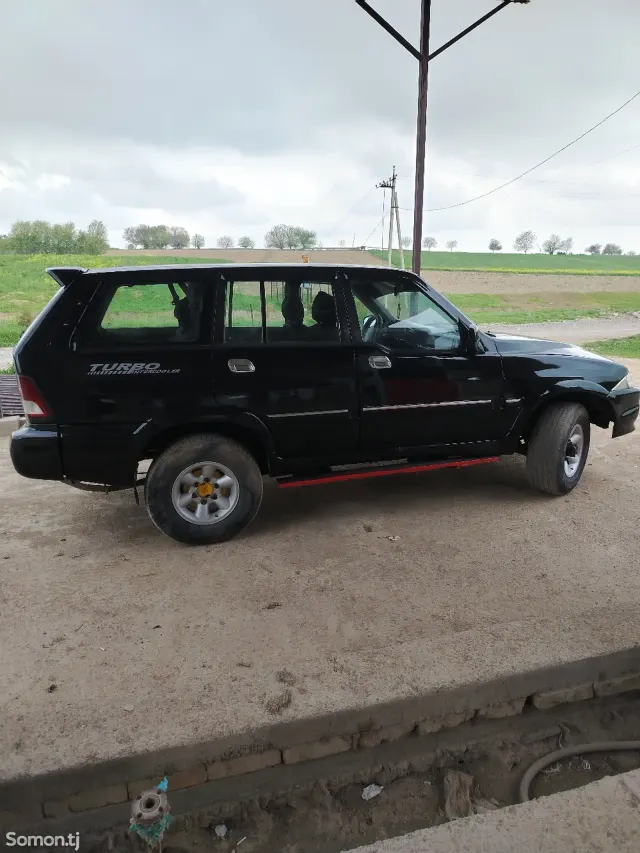 Ssang Yong Musso 1999 · 2.2 MT