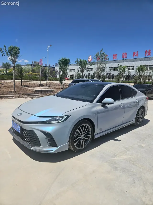 Toyota Camry 2025 · 2.0 AT