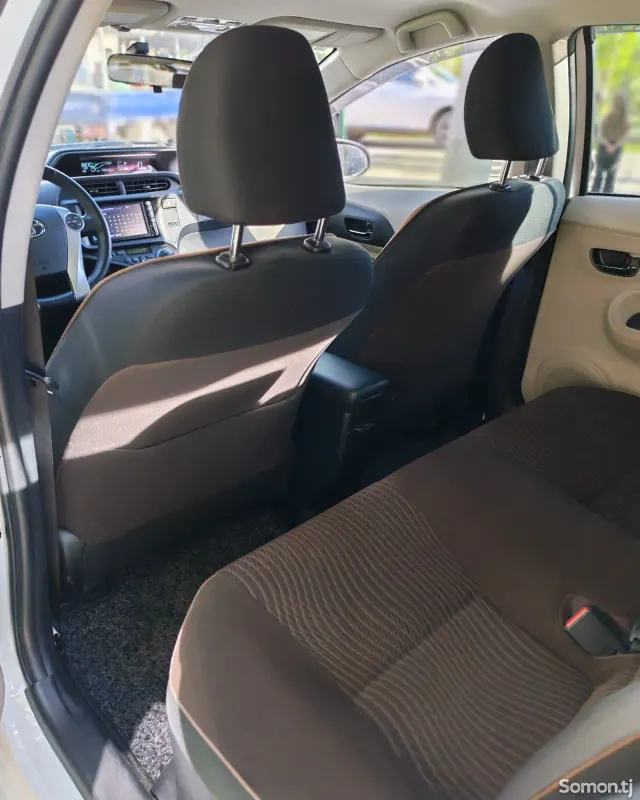 Toyota Aqua 2014 · 1.5 AT