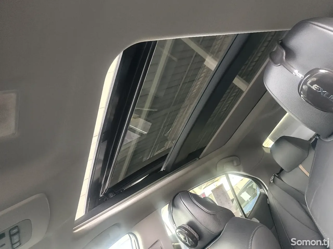 Toyota Camry 2018 · 2.5 AT