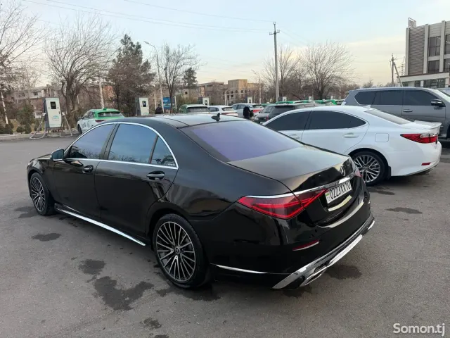 Mercedes-Benz S class 2011 · 5.5 AT