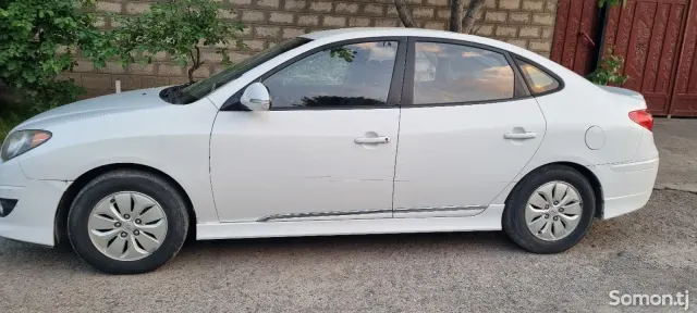 Hyundai Avante 2011 · 1.6 AT