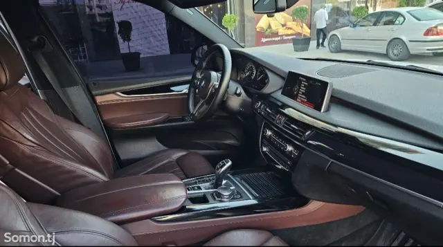 BMW X5 M 2015 · 5.0 AT