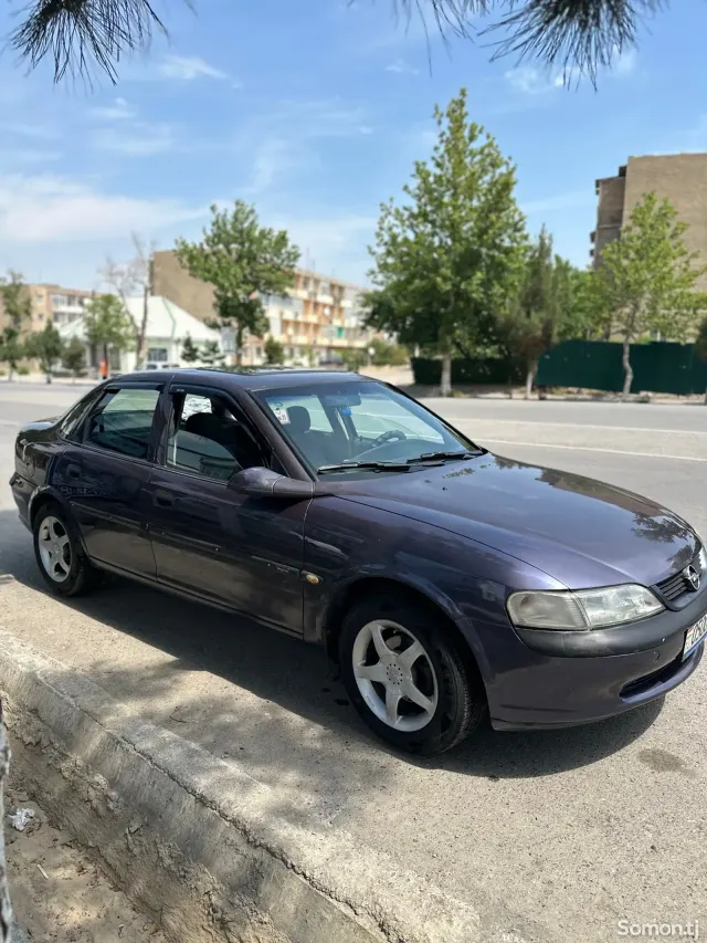 Opel Vectra B 1996 · 1.6 MT