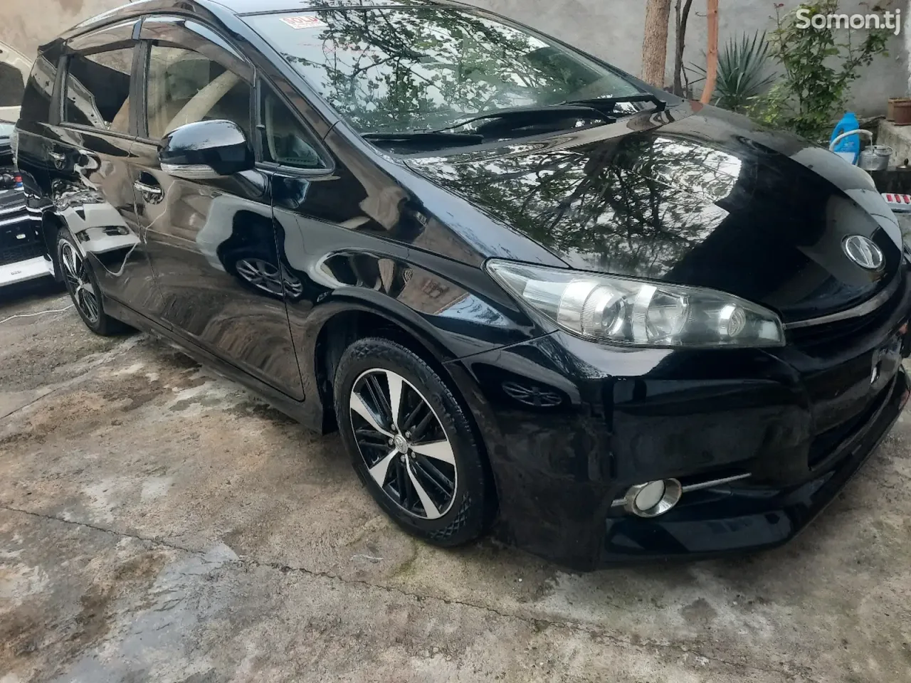 Toyota Wish 2015 · 2.0 AT