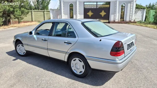 Mercedes-Benz C class 1995 · 1.8 MT