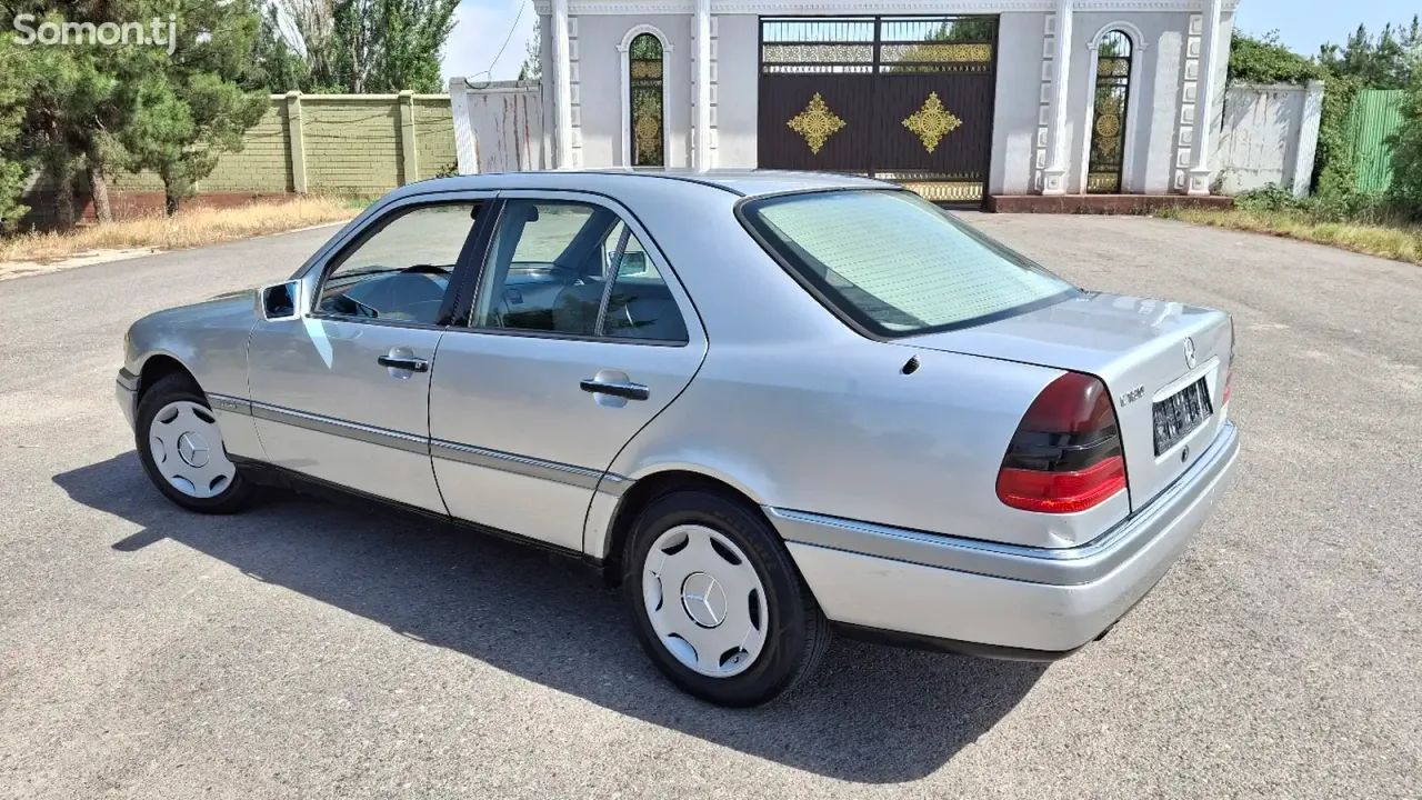 Mercedes-Benz C class 1995 · 1.8 MT