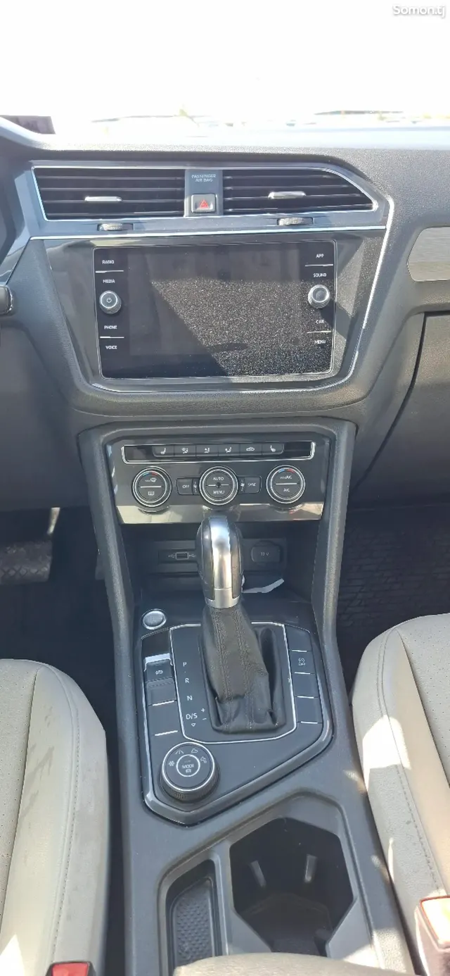 Volkswagen Tiguan 2019 · 2.0 AT