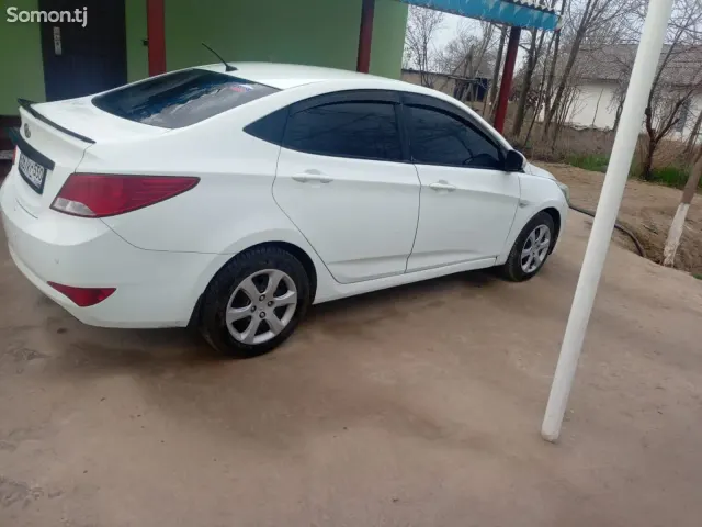 Hyundai Solaris 2016 · 1.6 AT