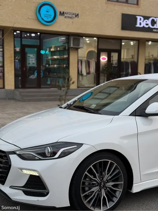 Hyundai Avante 2016 · 1.6 AT