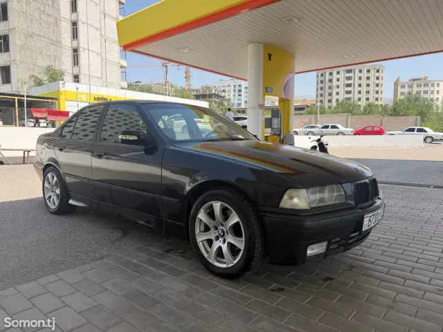 BMW 3 series 1993 · 1.8 MT