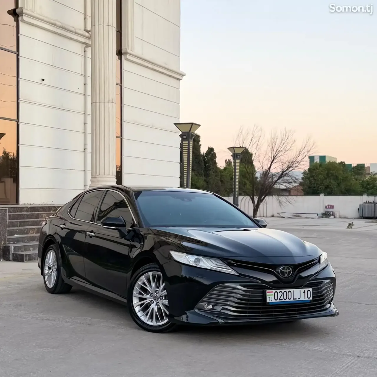 Toyota Camry 2019 · 2.5 AT