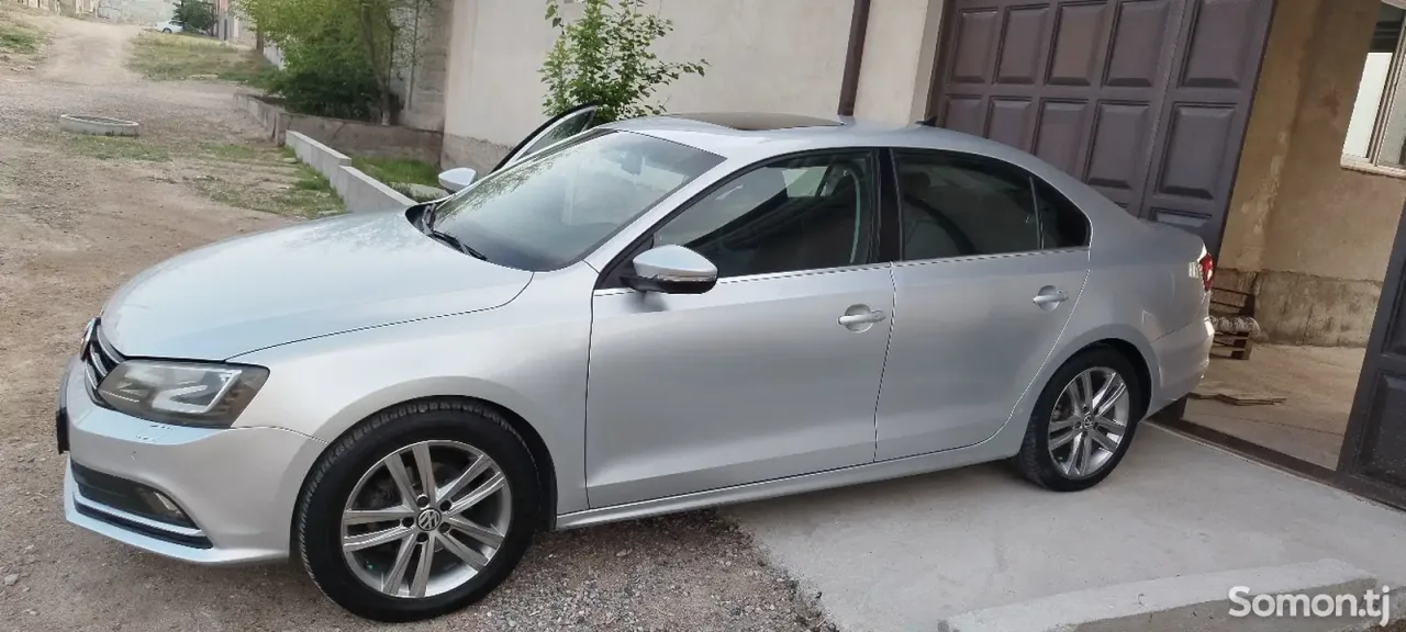 Volkswagen Jetta 2014 · 2.0 AT