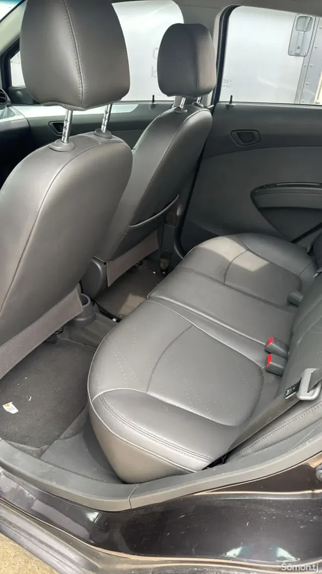 Chevrolet Spark 2014 · 1.1 AT
