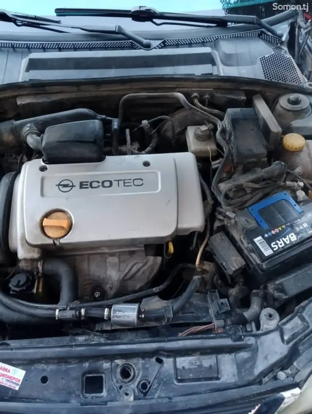 Opel Vectra B 2000 · 1.6 MT
