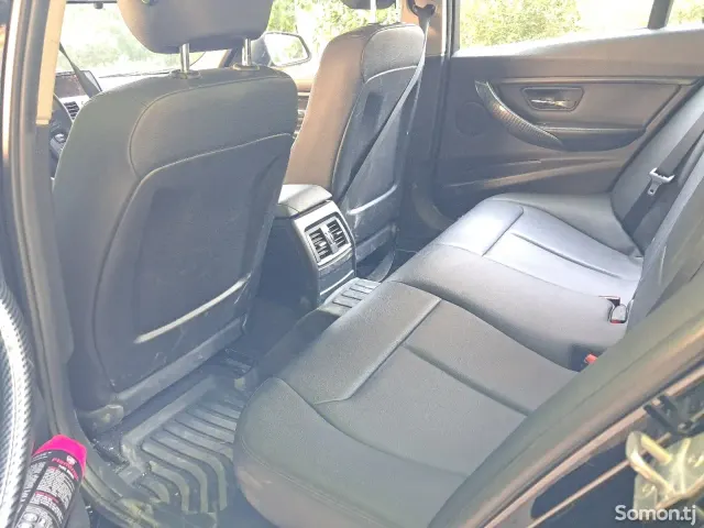 BMW 3 series 2015 · 2.0 AT