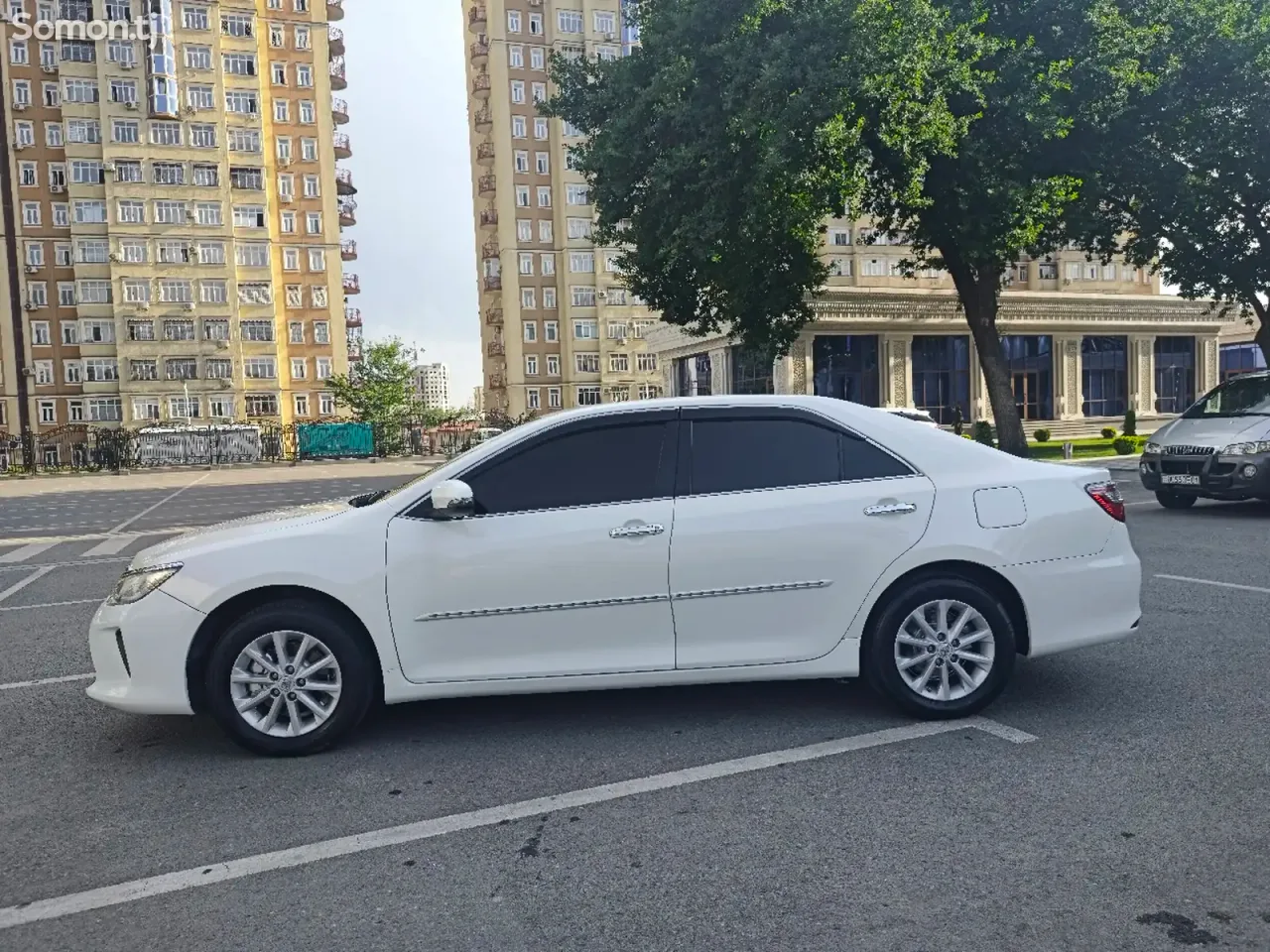 Toyota Camry 2015 · 2.5 AT