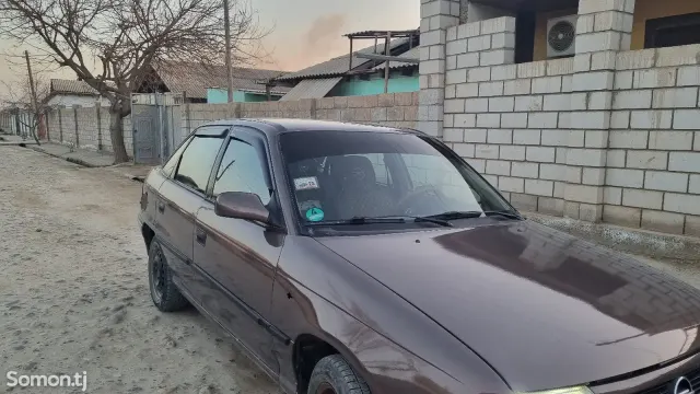 Opel Astra F 1998 · 1.6 MT