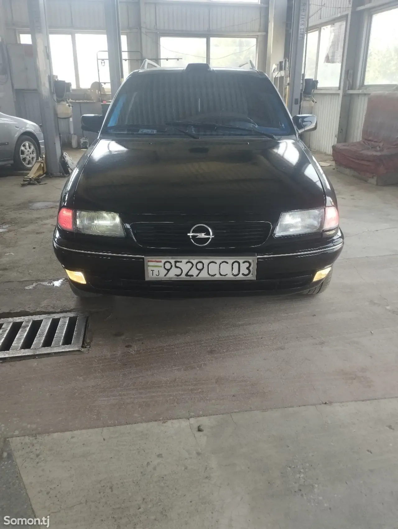 Opel Astra F 1994 · 1.6 MT