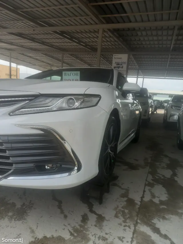 Toyota Camry 2018 · 2.5 AT
