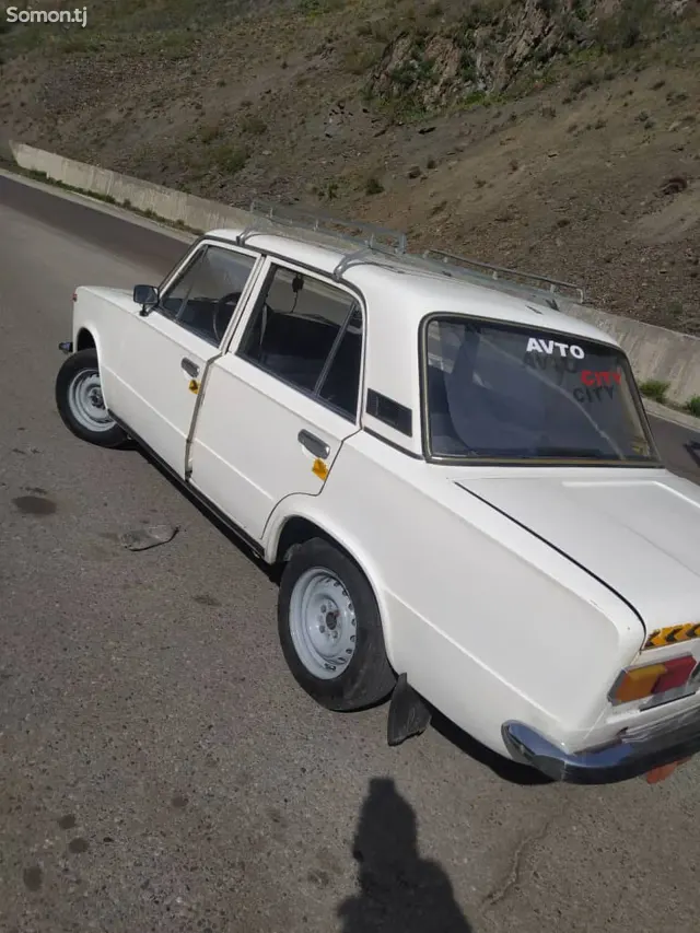 Lada (ВАЗ) 2101 1987 · 0.6 MT
