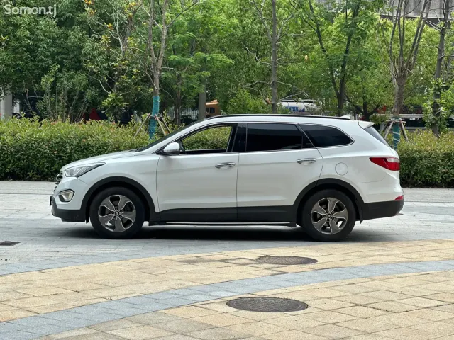 Hyundai Santa Fe 2014 · AT