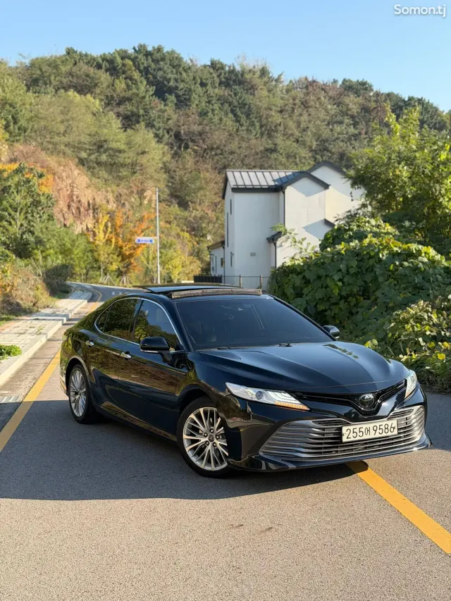 Toyota Camry 2019 · 2.5 AT