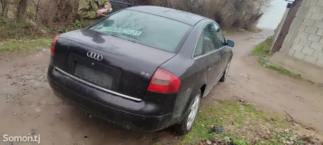 Audi A6 2001 · 2.4 MT
