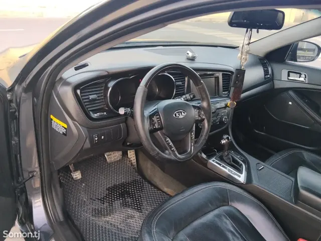 Kia K5 2011 · 2.0 AT