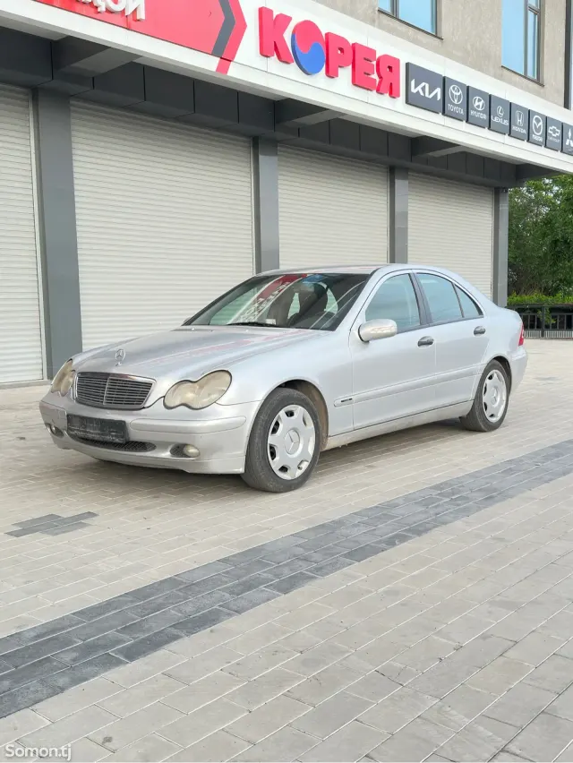 Mercedes-Benz C class 2001 · 2.4 MT