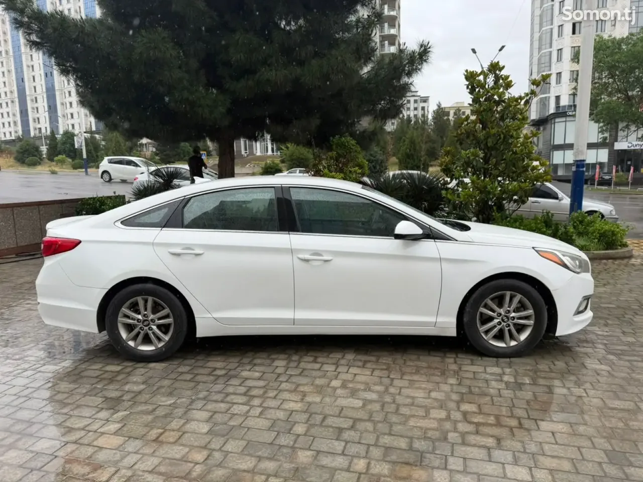 Hyundai Sonata 2017 · 2.4 AT