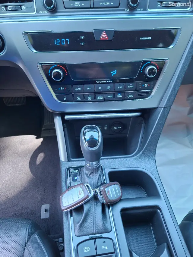 Hyundai Sonata 2015 · 2.0 AT