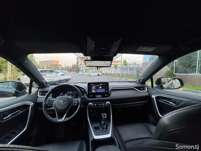 Toyota RAV 4 2020 · 2.5 AT