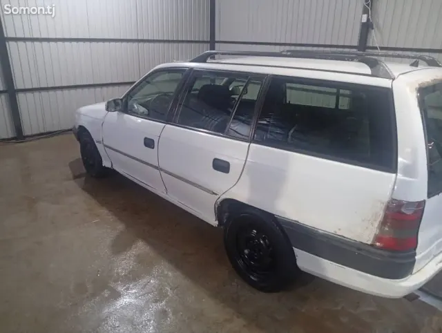Opel Astra F 1996 · 1.6 MT