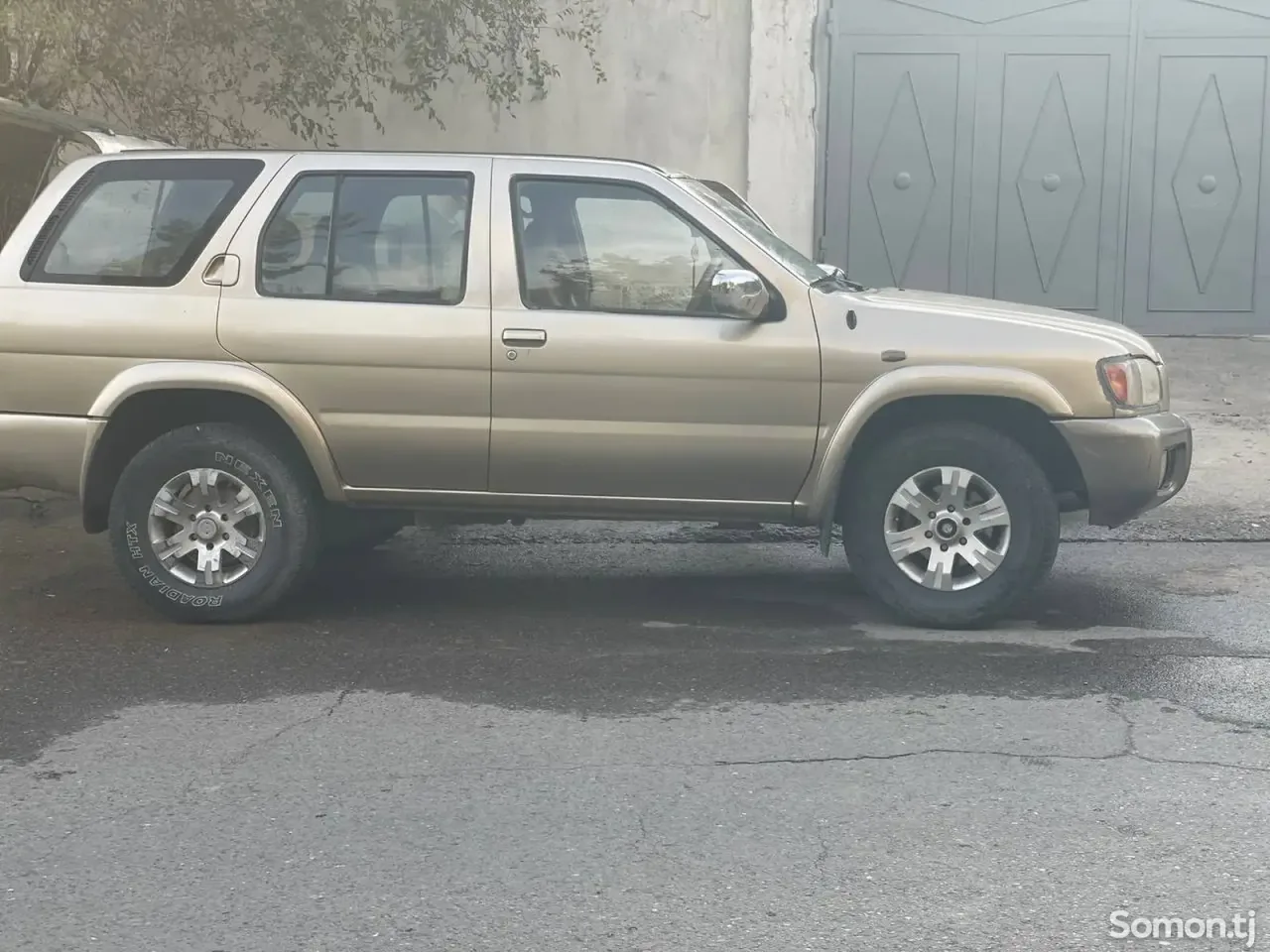 Nissan Pathfinder 2005 · 3.5 MT