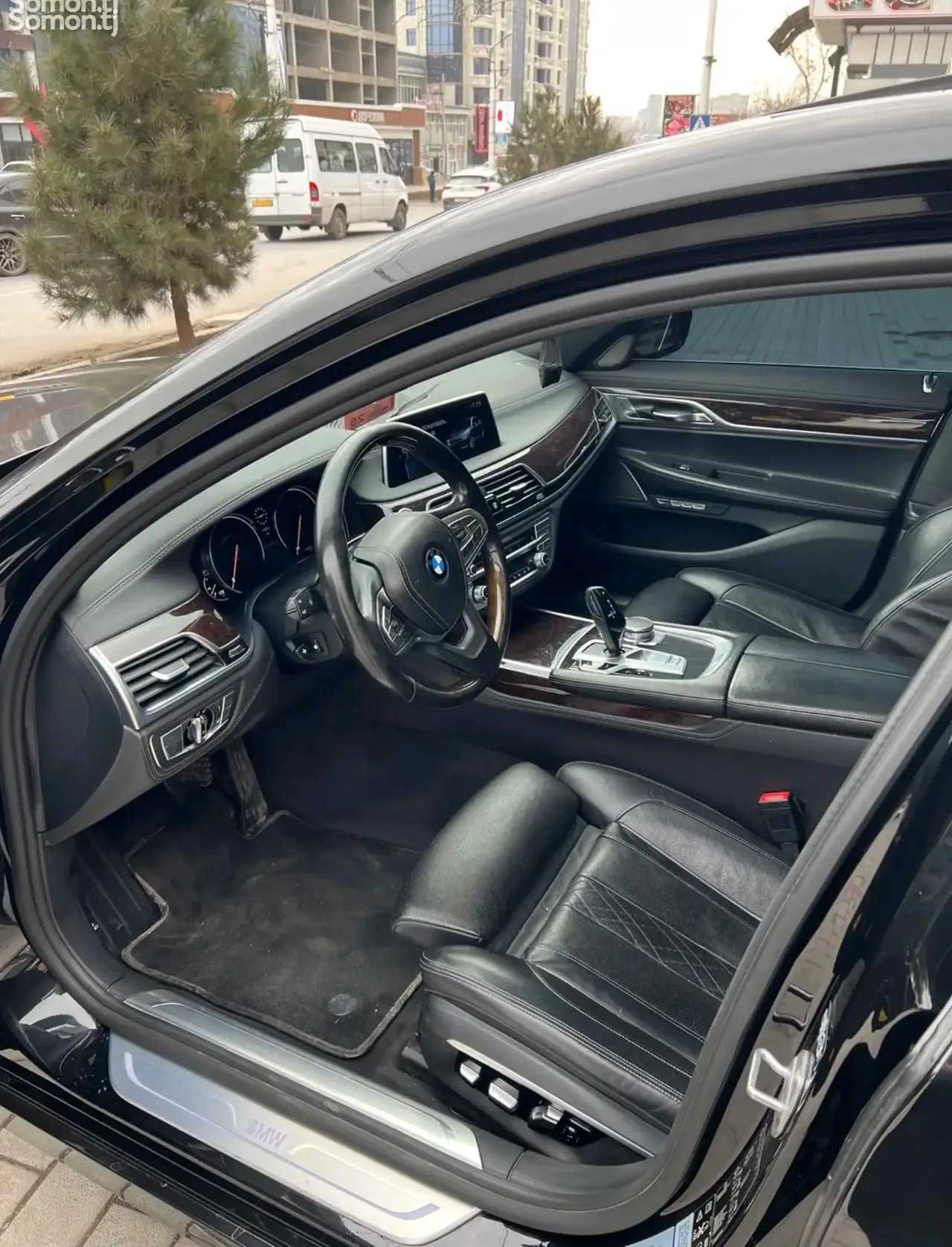 BMW 7 series 2016 · 3.0 AT