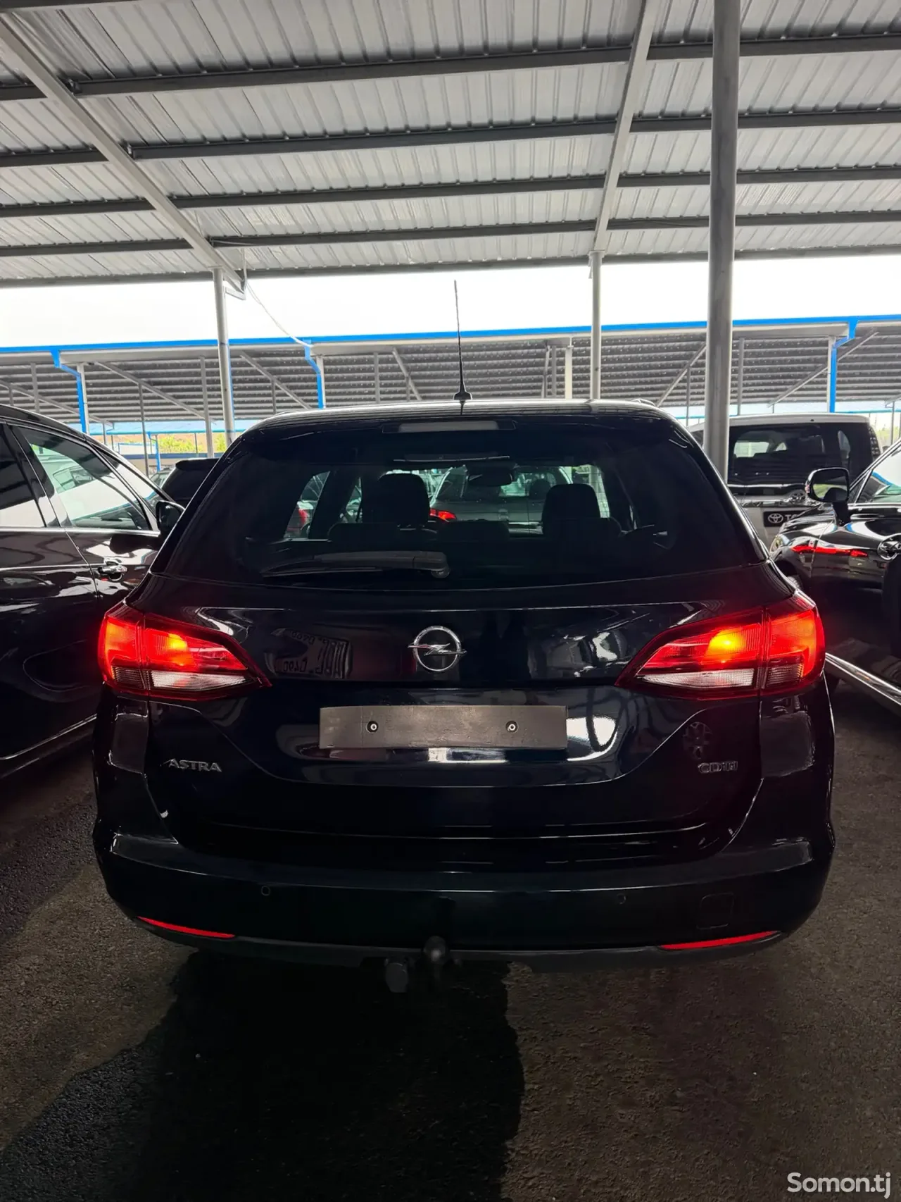 Opel Astra K 2018 · 1.6 MT