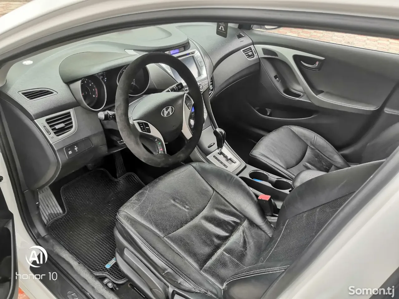 Hyundai Avante 2011 · 1.6 AT