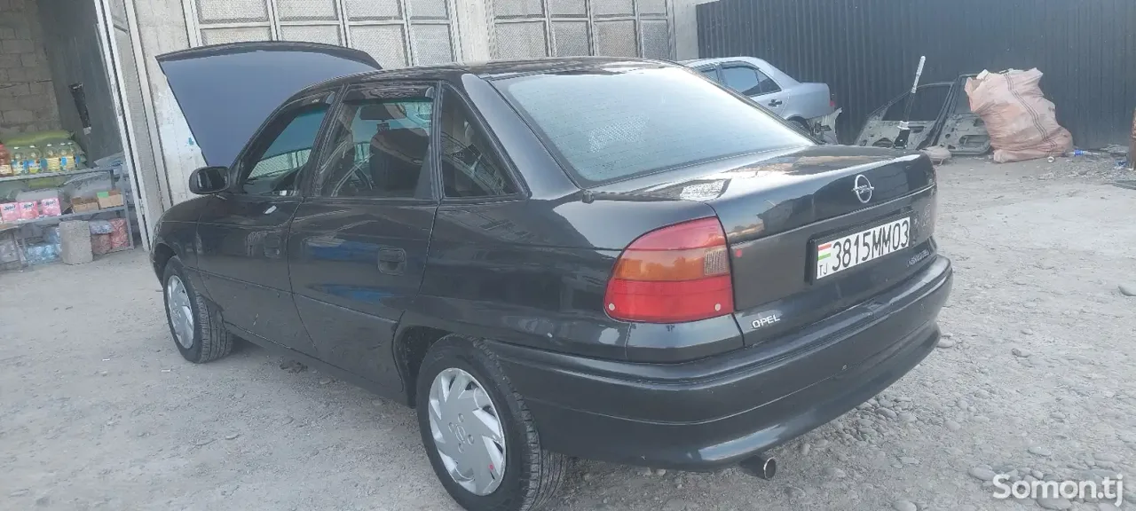 Opel Astra F 1997 · 1.6 MT