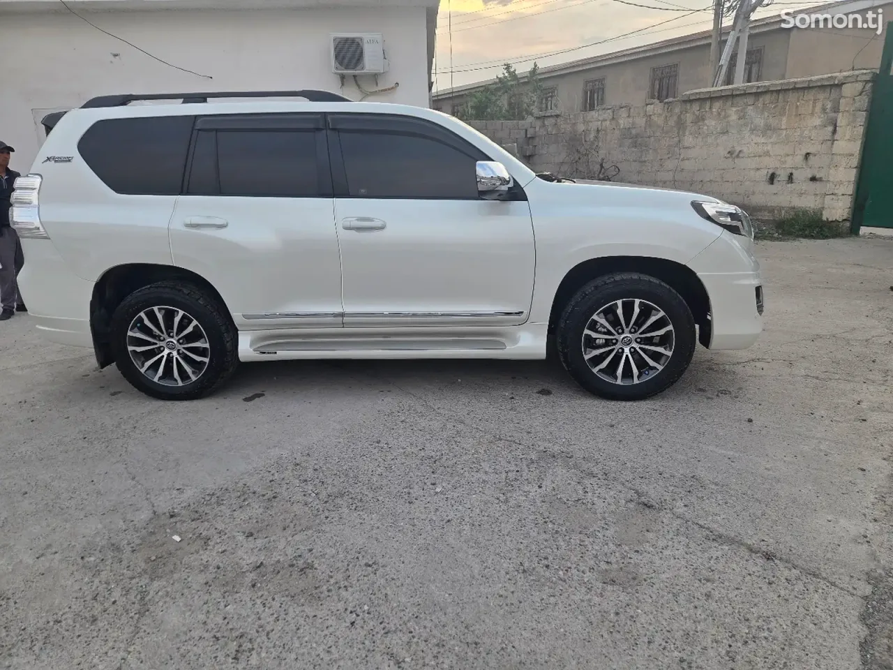 Toyota Land Cruiser Prado 2016 · 2.8 AT