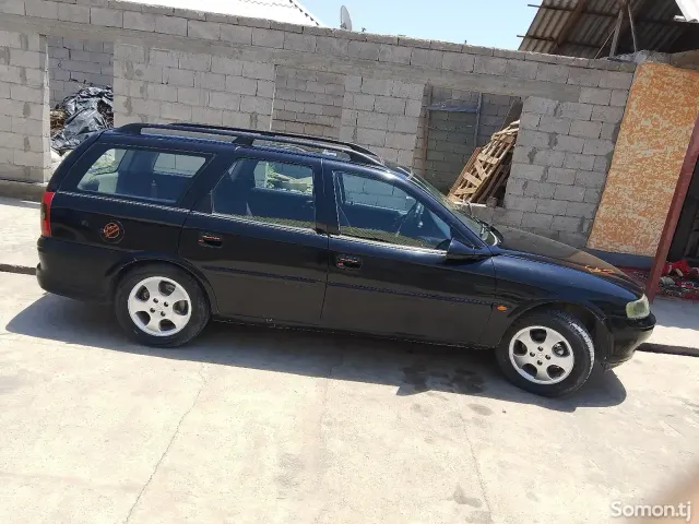 Opel Vectra B 1996 · 1.6 MT