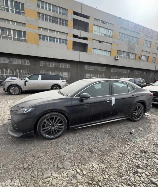Toyota Camry 2026 · AT
